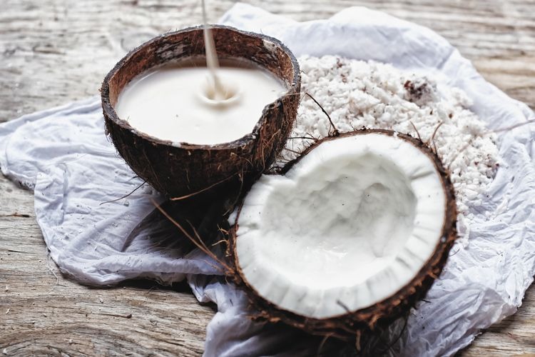 Makna Kelapa dalam Upacara Adat Nusantara